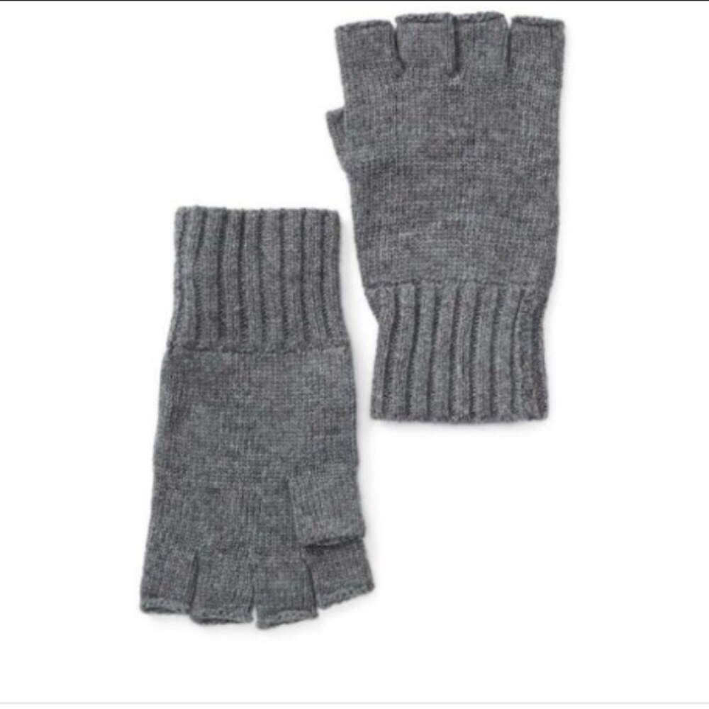 JOHN VARVATOS STAR USA Men Fingerless Knit Gloves. Price is for each pair.